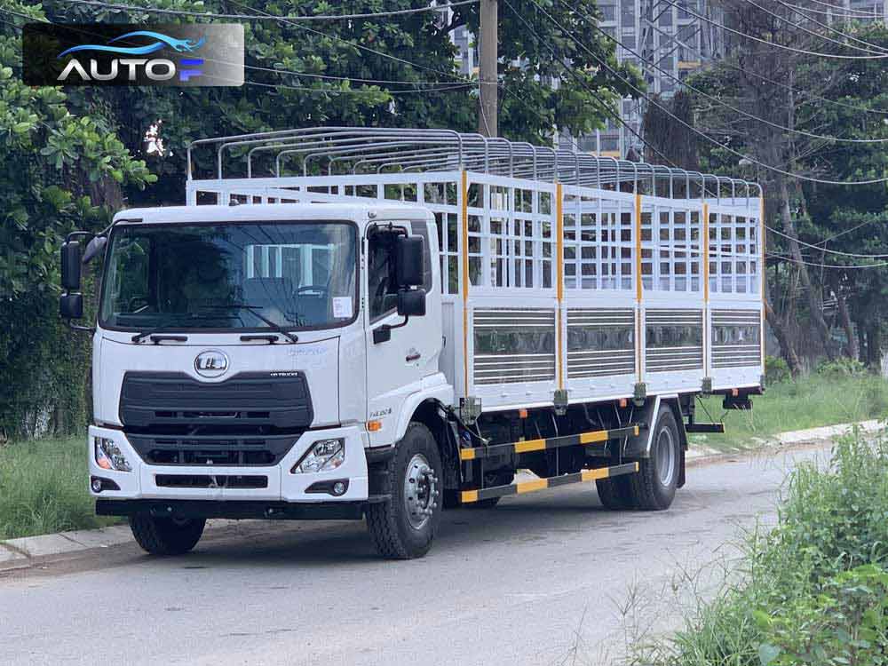 Xe tải UD CRONER LKE210 (8 tấn - dài 8.6 mét) thùng mui bạt